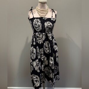 NWT Global Mamas Black/Navy and White Smocked Floral Dress